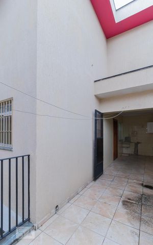 Casa à venda com 198m², 3 quartos e 4 vagas Casa à venda com 198m², 3 quartos e 4 vagasQuintal