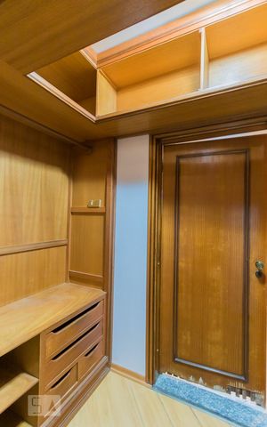 Casa à venda com 198m², 3 quartos e 4 vagas Casa à venda com 198m², 3 quartos e 4 vagasCloset da Suíte