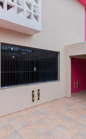 Casa à venda com 198m², 3 quartos e 4 vagas Casa à venda com 198m², 3 quartos e 4 vagasGaragem