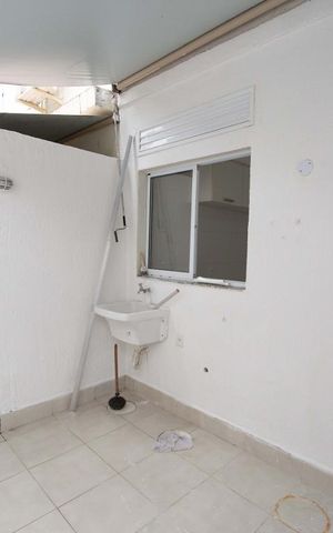 Casa de condomínio para alugar com 80m², 2 quartos e 1 vagaÁrea de Serviço