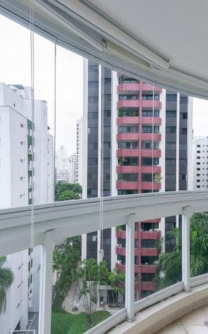 Apartamento à venda com 148m², 3 quartos e 2 vagas Apartamento à venda com 148m², 3 quartos e 2 vagasVista