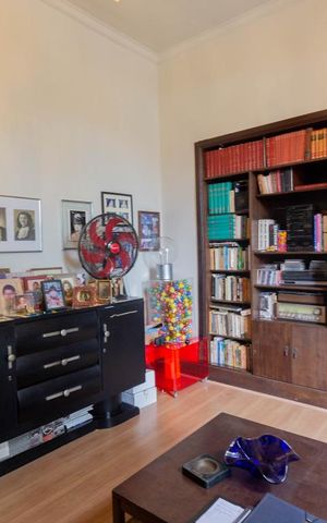 Casa à venda com 440m², 4 quartos e 7 vagas Casa à venda com 440m², 4 quartos e 7 vagasSala