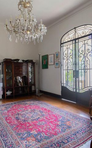 Casa à venda com 440m², 4 quartos e 7 vagas Casa à venda com 440m², 4 quartos e 7 vagasHall