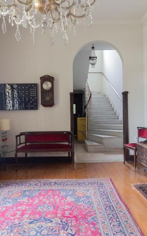 Casa à venda com 440m², 4 quartos e 7 vagas Casa à venda com 440m², 4 quartos e 7 vagasHall