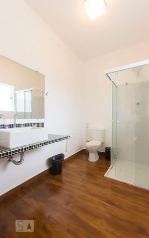 Casa à venda com 300m², 3 quartos e 5 vagas Casa à venda com 300m², 3 quartos e 5 vagasBanheiro Suite