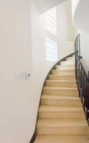 Casa à venda com 300m², 3 quartos e 5 vagas Casa à venda com 300m², 3 quartos e 5 vagasEntrada social