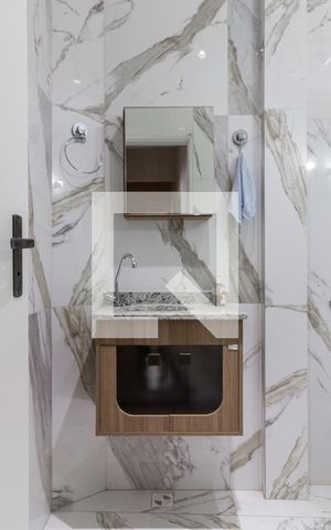 Apartamento à venda com 74m², 2 quartos e sem vaga Apartamento à venda com 74m², 2 quartos e sem vagaBanheiro