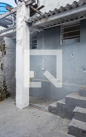 Casa para alugar com 70m², 1 quarto e sem vagaÁrea de serviço e quintal fundos