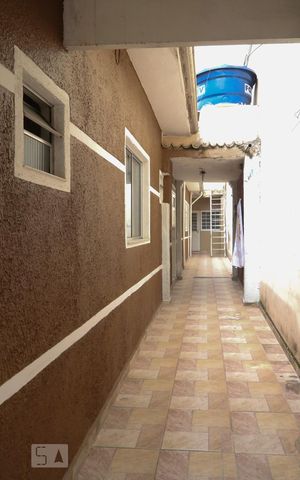 Casa para alugar com 18m², 1 quarto e sem vaga Casa para alugar com 18m², 1 quarto e sem vagaEntrada