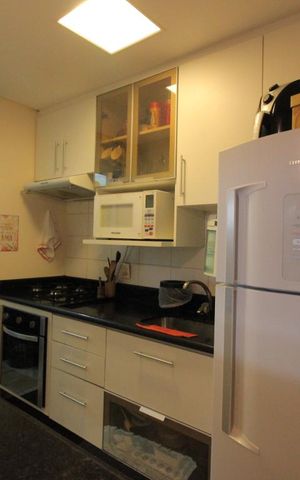 Apartamento à venda com 65m², 3 quartos e 2 vagasCozinha