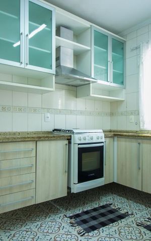 Casa de condomínio à venda com 220m², 4 quartos e 2 vagas Casa de condomínio à venda com 220m², 4 quartos e 2 vagas1º piso - Cozinha