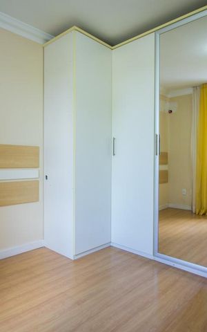 Casa de condomínio à venda com 220m², 4 quartos e 2 vagas Casa de condomínio à venda com 220m², 4 quartos e 2 vagas2º piso - Suíte