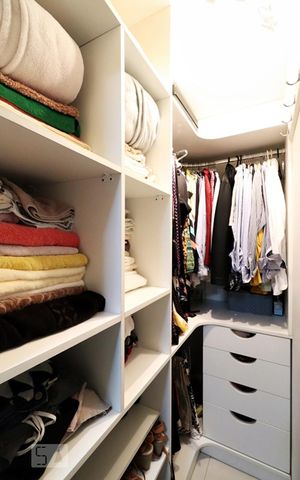 Apartamento para alugar com 85m², 2 quartos e 1 vagaCloset da suíte