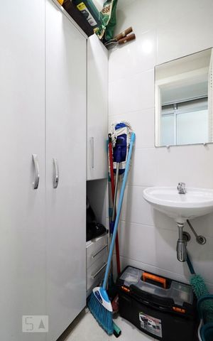 Apartamento para alugar com 85m², 2 quartos e 1 vagaÁrea de Serviço - Lavabo