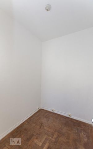 Apartamento à venda com 77m², 2 quartos e sem vaga Apartamento à venda com 77m², 2 quartos e sem vagaQuarto de Serviço