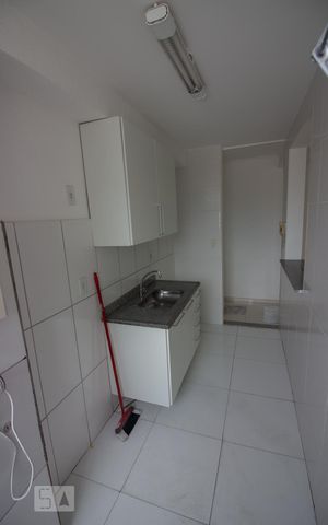 Apartamento para alugar com 68m², 3 quartos e 1 vaga Apartamento para alugar com 68m², 3 quartos e 1 vagaCozinha - Armários