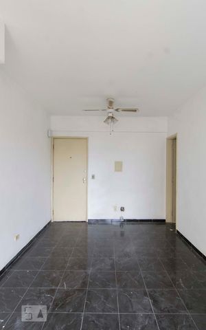 Studio para alugar com 30m², 1 quarto e 1 vagaSala - Quarto