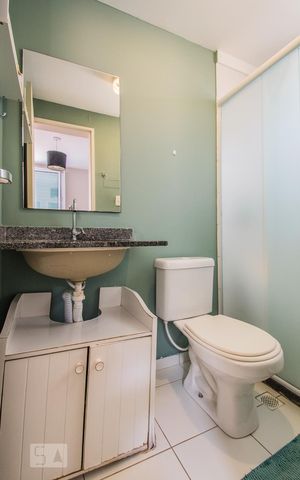Apartamento à venda com 79m², 2 quartos e 2 vagasBanheiro da Suíte