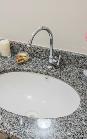 Apartamento à venda com 79m², 2 quartos e 2 vagasBanheiro 2