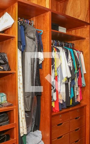 Apartamento à venda com 236m², 4 quartos e 7 vagas Apartamento à venda com 236m², 4 quartos e 7 vagasSuíte 1
