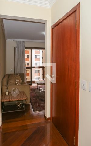 Apartamento à venda com 236m², 4 quartos e 7 vagas Apartamento à venda com 236m², 4 quartos e 7 vagasEntrada Social