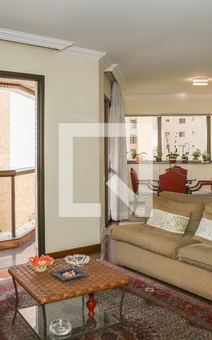 Apartamento à venda com 236m², 4 quartos e 7 vagas Apartamento à venda com 236m², 4 quartos e 7 vagasSala