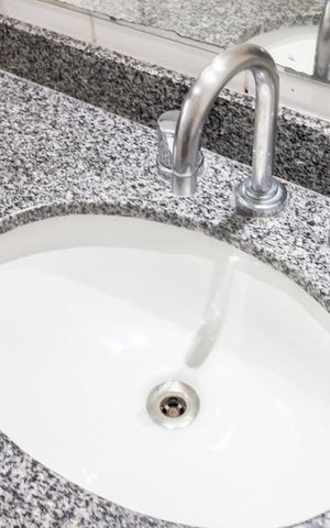 Apartamento para alugar com 97m², 3 quartos e 2 vagas Apartamento para alugar com 97m², 3 quartos e 2 vagasBanheiro Pia