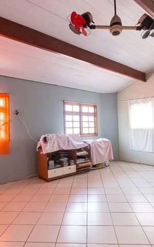 Casa à venda com 190m², 4 quartos e 3 vagasSalão superior