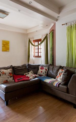 Casa à venda com 190m², 4 quartos e 3 vagasSala