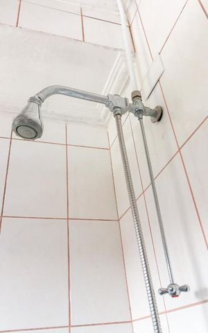 Casa à venda com 190m², 4 quartos e 3 vagasBanheiro social - chuveiro