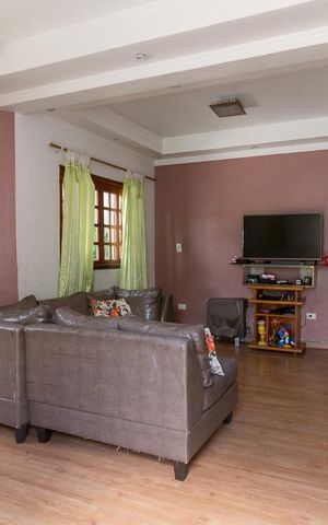 Casa à venda com 190m², 4 quartos e 3 vagasSala