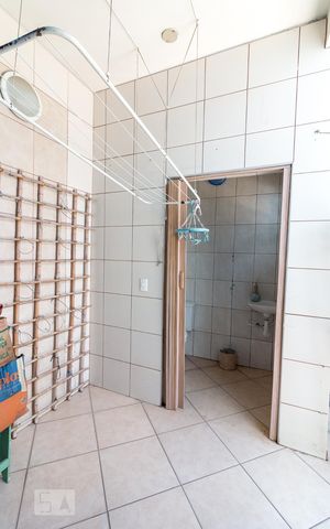 Casa à venda com 190m², 4 quartos e 3 vagasÁrea de serviço externa