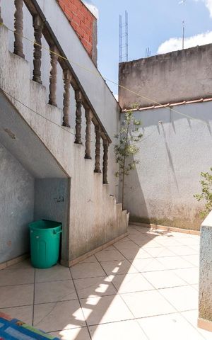 Casa à venda com 190m², 4 quartos e 3 vagasÁrea externa dos fundos