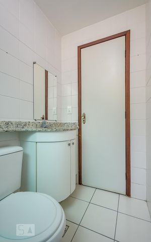 Apartamento à venda com 68m², 2 quartos e 1 vagaBanheiro 