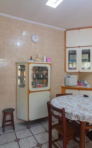 Casa à venda com 493m², 2 quartos e 3 vagas Casa à venda com 493m², 2 quartos e 3 vagasCozinha
