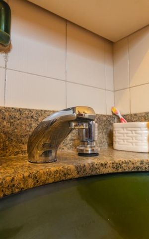 Casa à venda com 493m², 2 quartos e 3 vagas Casa à venda com 493m², 2 quartos e 3 vagasBanheiro - Quarto Suíte 2