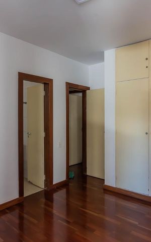 Apartamento à venda com 130m², 4 quartos e 1 vaga Apartamento à venda com 130m², 4 quartos e 1 vagaQuarto 3 Suíte