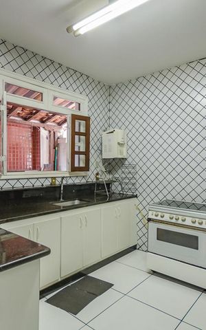 Casa à venda com 427m², 6 quartos e 6 vagasCozinha