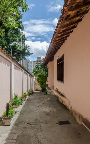 Casa à venda com 427m², 6 quartos e 6 vagasÁrea Externa