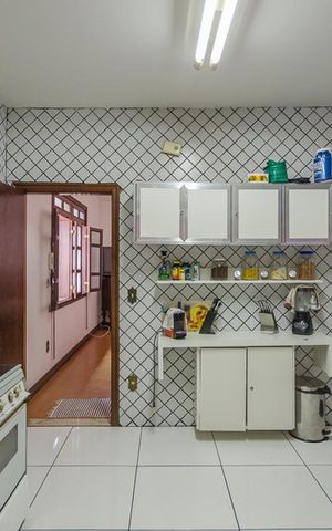 Casa à venda com 427m², 6 quartos e 6 vagasCozinha