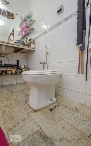 Casa à venda com 427m², 6 quartos e 6 vagasBanheiro da Suíte