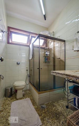 Casa à venda com 427m², 6 quartos e 6 vagasBanheiro Social