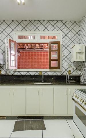 Casa à venda com 427m², 6 quartos e 6 vagasCozinha