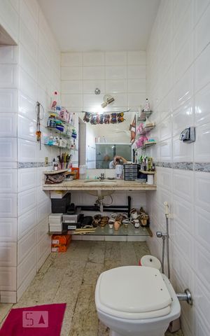 Casa à venda com 427m², 6 quartos e 6 vagasBanheiro da Suíte