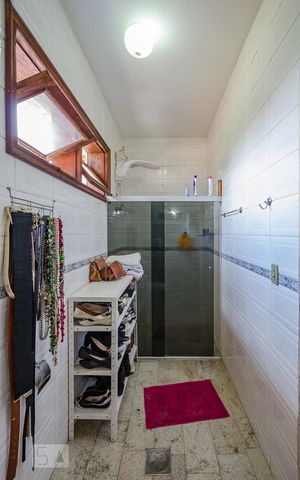 Casa à venda com 427m², 6 quartos e 6 vagasBanheiro da Suíte