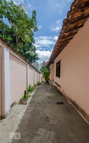 Casa à venda com 427m², 6 quartos e 6 vagasÁrea Externa