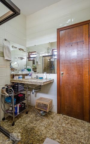 Casa à venda com 427m², 6 quartos e 6 vagasBanheiro Social