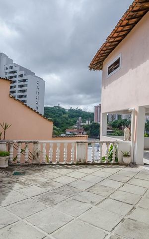 Casa à venda com 427m², 6 quartos e 6 vagasGaragem