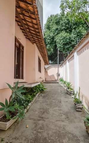 Casa à venda com 427m², 6 quartos e 6 vagasÁrea Externa