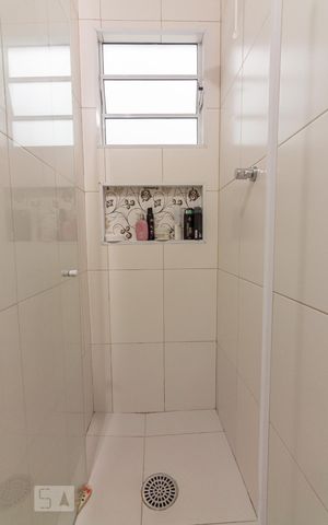 Casa à venda com 300m², 3 quartos e 2 vagasBanheiro